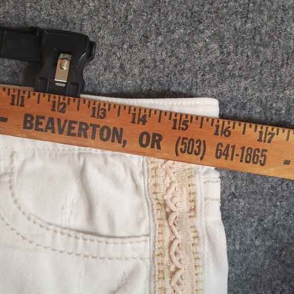 Mossimo Womens Denim Low Rise Short Short White Distressed Jean Shorts Size 11 - Picture 11 of 16